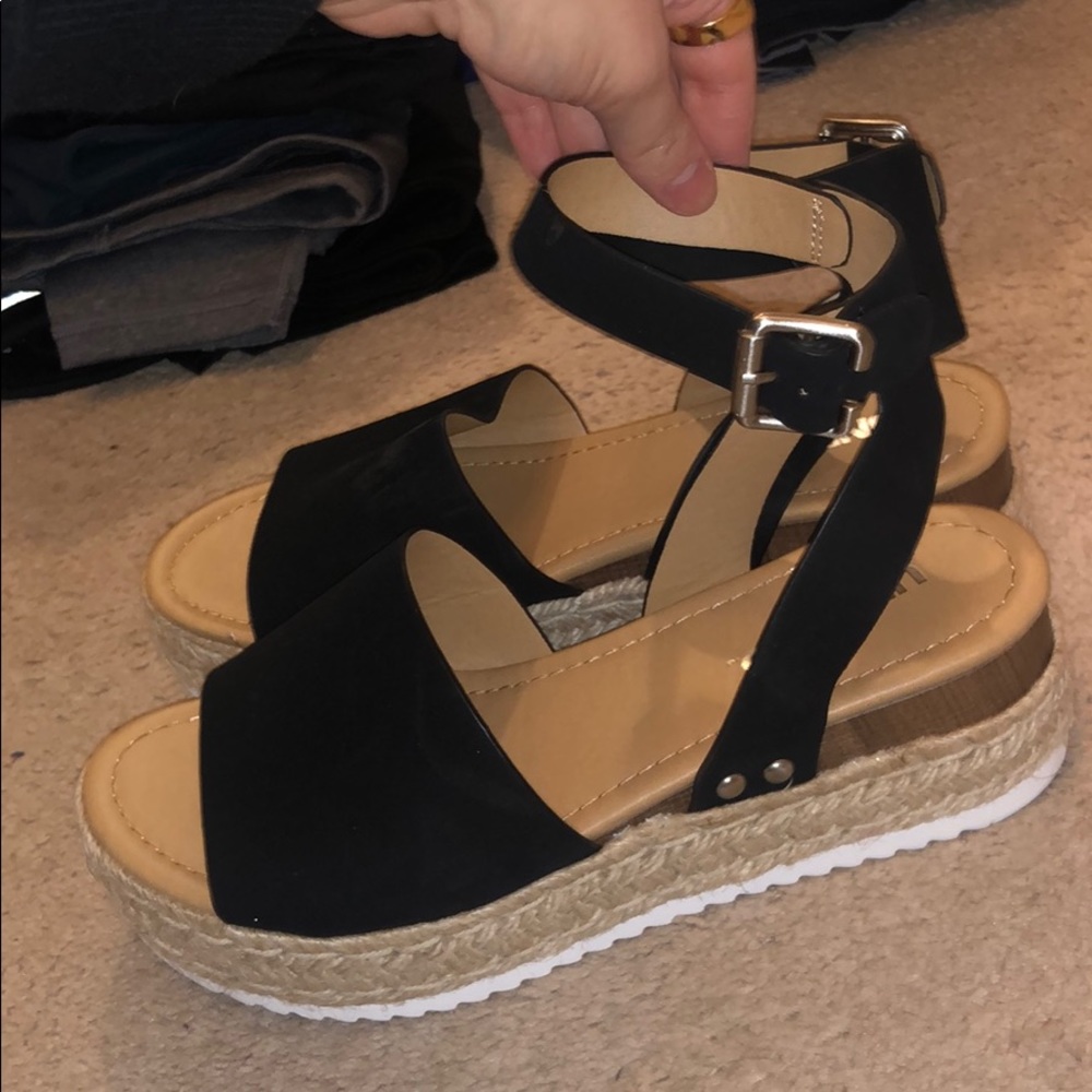 UNR8ED BLACK ESPADRILLE PLATFORM SANDALS
